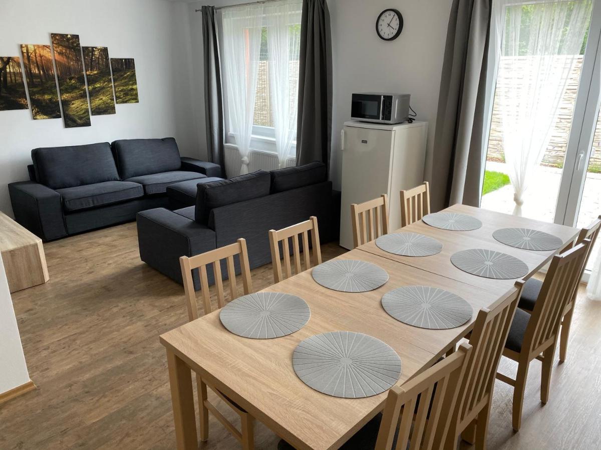 Apartmany Krupka ภายนอก รูปภาพ