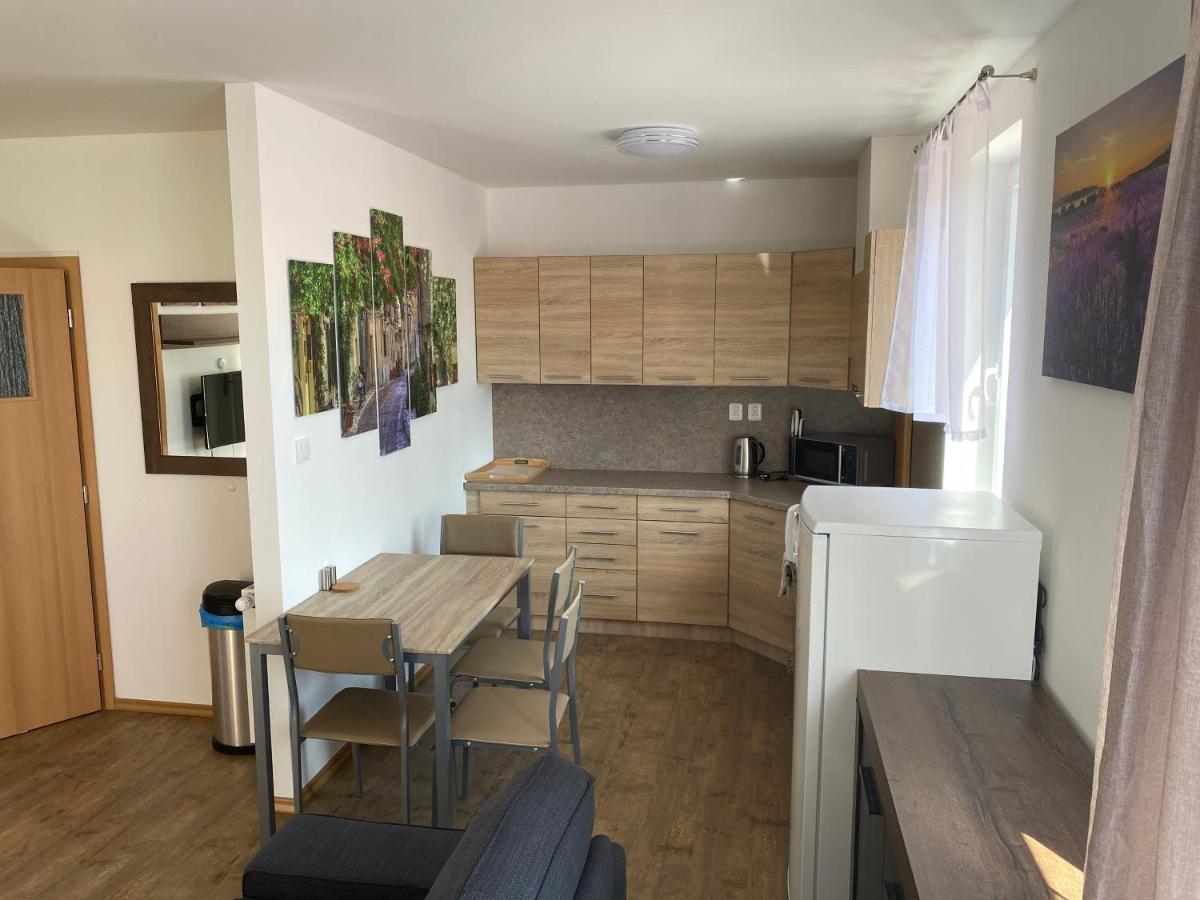 Apartmany Krupka ภายนอก รูปภาพ