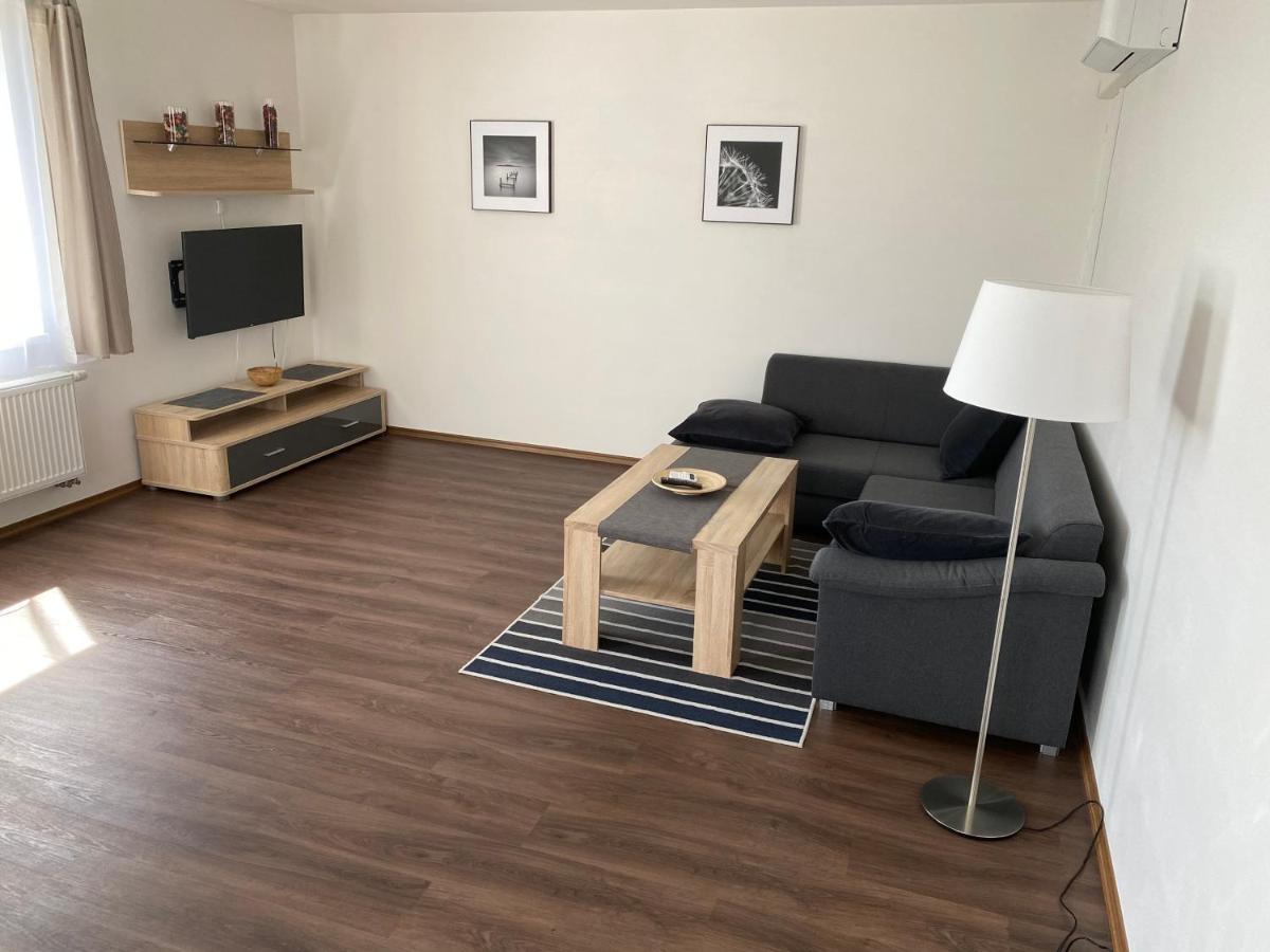 Apartmany Krupka ภายนอก รูปภาพ