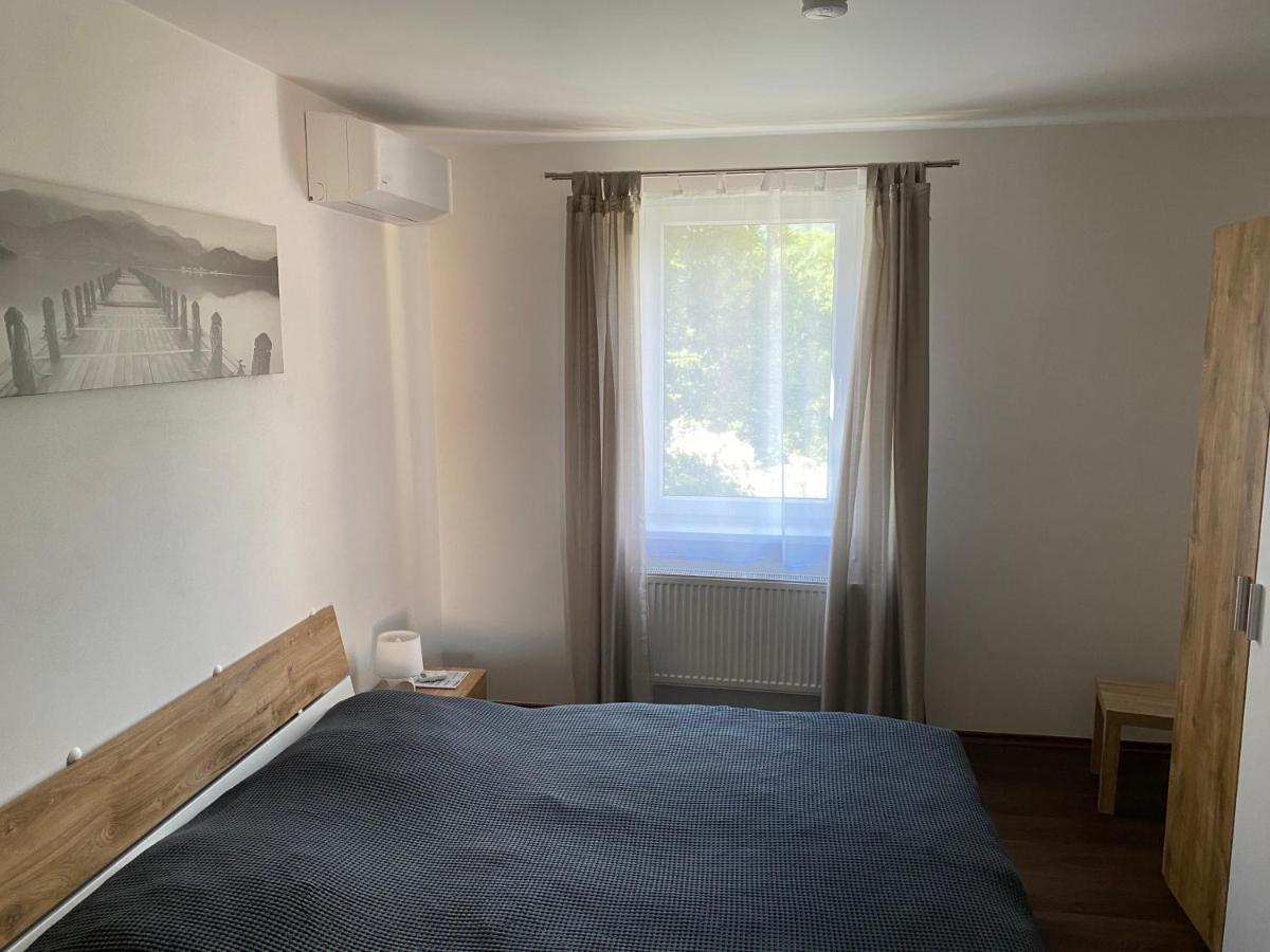 Apartmany Krupka ภายนอก รูปภาพ