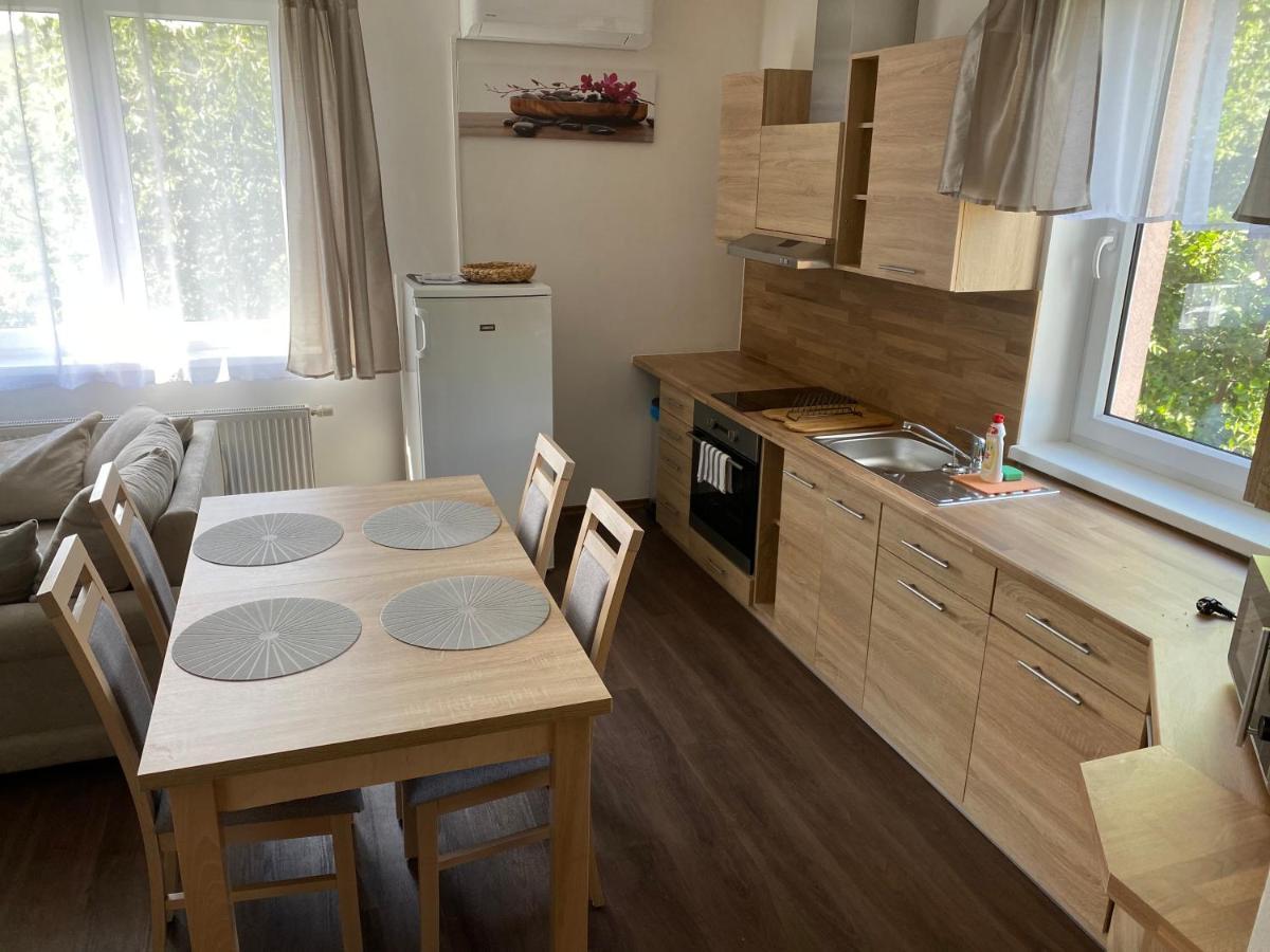 Apartmany Krupka ภายนอก รูปภาพ