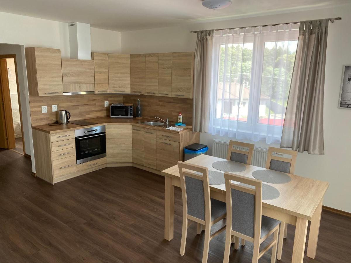 Apartmany Krupka ภายนอก รูปภาพ