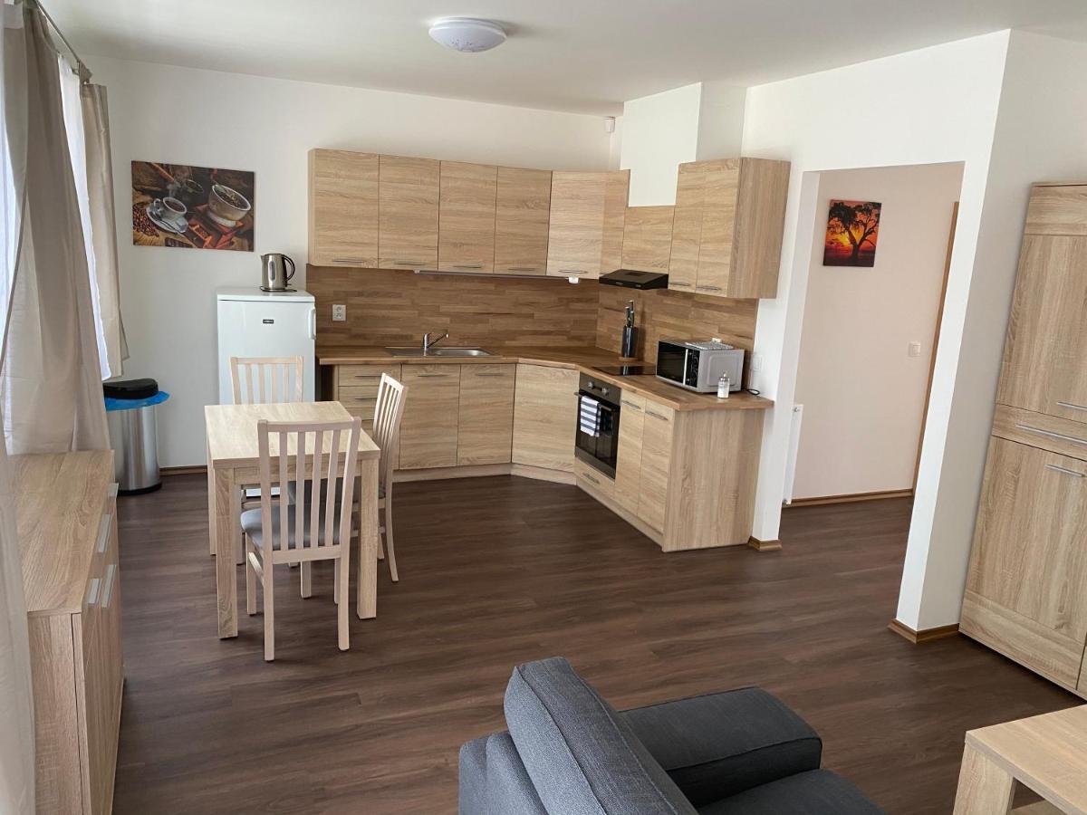 Apartmany Krupka ภายนอก รูปภาพ