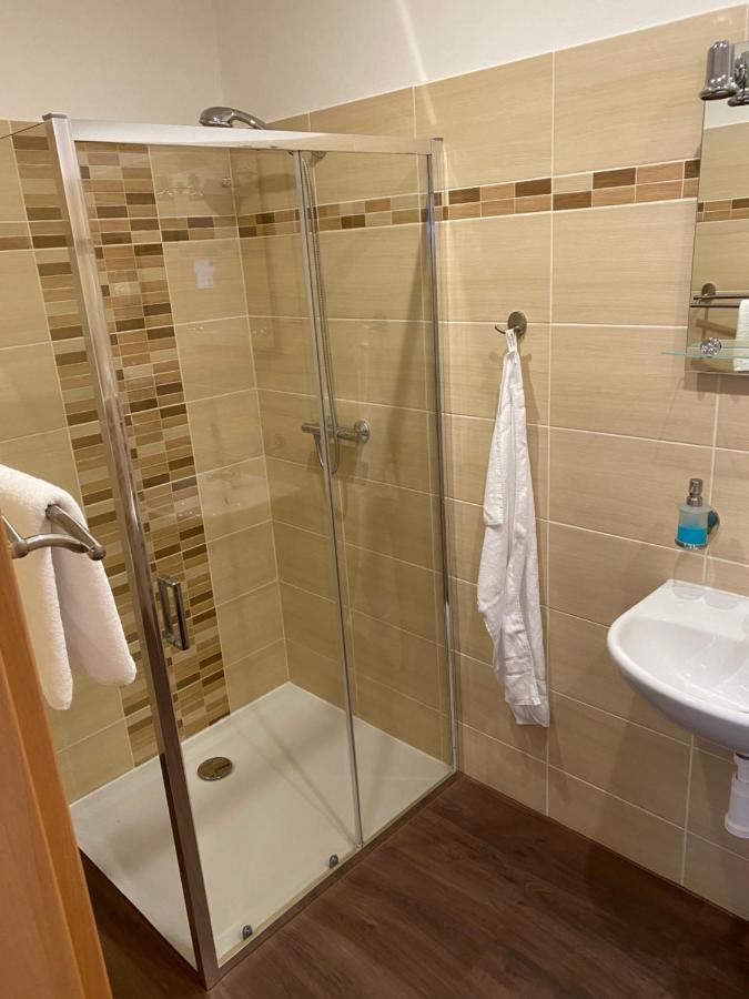 Apartmany Krupka ภายนอก รูปภาพ